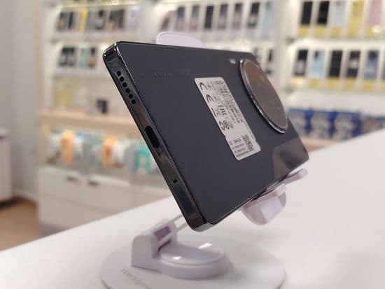 Фото 2: Tecno Camon 30 5G 8/256GB по адресу г. Новая Ляля, ул. Розы Люксембург, 69в