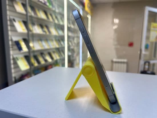 Фото 4: Apple iPhone 16e 128GB по адресу г. Нижняя Тура, ул. Усошина, 6