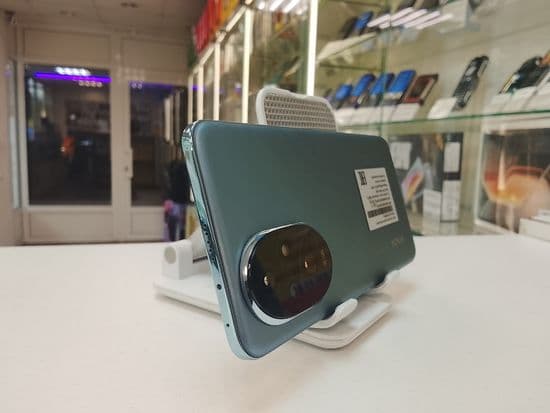 Фото 2: Honor 200 12/512GB по адресу г. Нижний Тагил, пр-т Ленина, 10