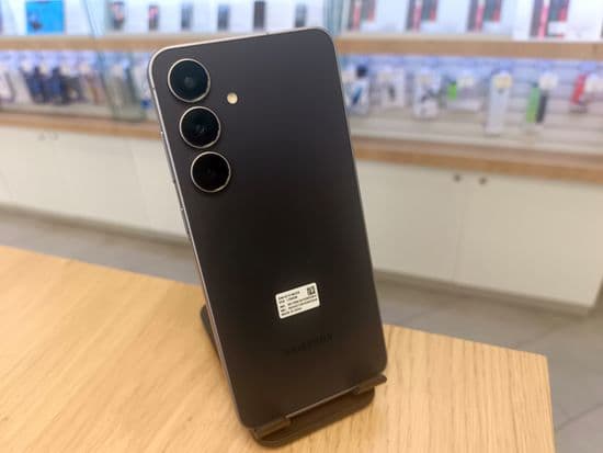 Фото 4: Samsung Galaxy S25 FE 8/256GB по адресу г. Карпинск, ул. Мира, 54