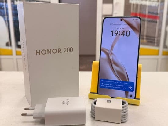 Фото 2: Honor 200 8/256GB по адресу г. Североуральск, ул. Ленина, 31
