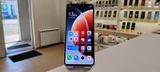 Фото 2: Tecno Camon 30 8/256GB (белый) по адресу г. Новая Ляля, ул. Розы Люксембург, 69в