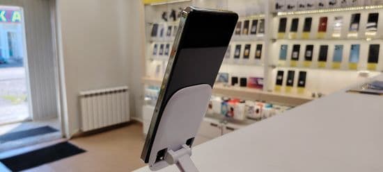 Фото 3: Tecno Camon 30 8/256GB (белый) по адресу г. Новая Ляля, ул. Розы Люксембург, 69в