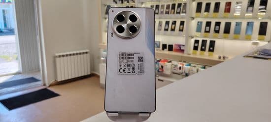 Фото 4: Tecno Camon 30 8/256GB (белый) по адресу г. Новая Ляля, ул. Розы Люксембург, 69в
