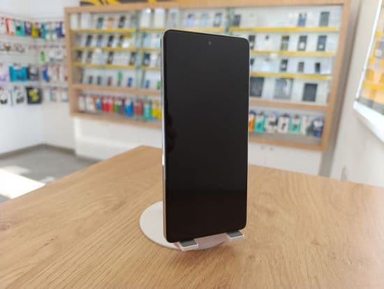 Фото 2: Tecno Camon 30 8/256GB (белый) по адресу г. Верхотурье, ул. Карла Маркса, 3а