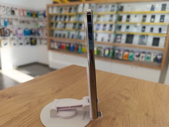 Фото 6: Tecno Camon 30 8/256GB (белый) по адресу г. Верхотурье, ул. Карла Маркса, 3а